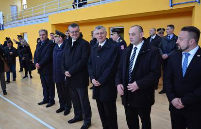 Premijer Orešković i Željko Reiner čestitali praznik rada