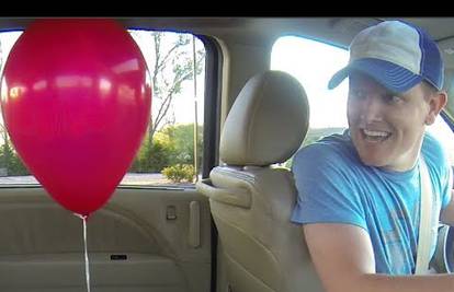 Pokus s balonom izgleda kao magija, ali ovo je čista fizika