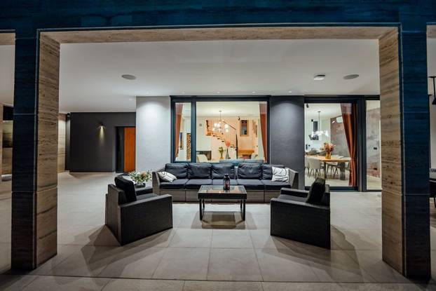 FOTO Čarobna Vila Vitrenik izgledom oduzima dah: Ima sve - wellness, igraonicu, bazen...