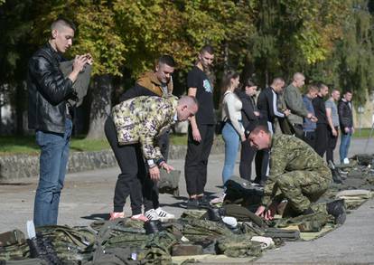 FOTO U Požegu na vojnu obuku stiglo gotovo 300 ročnika: 'Već pet godina ih nije bilo ovoliko!'