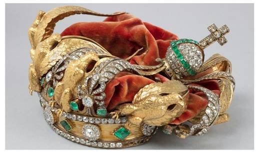 Louvre objavio prvu fotku krune koju su ukrali: 'Deformirana je. Ispala im je, fale i dijamanti...'