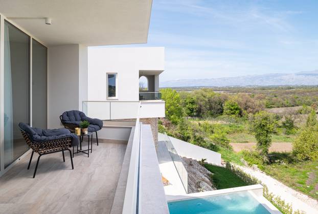 FOTO Ova kuća za odmor blizu Zadra nema niti jedan 'ravni' zid, a noćenje stoji 1100 eura