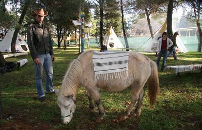 Otvorili su prvo indijansko selo Winnetouland u Zadru