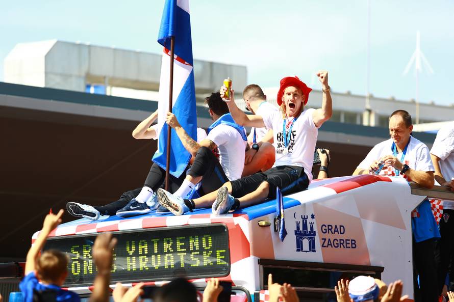 GraÄani Velike Gorice prvi pozdravili Vatrene nakon osvojenog svjetskog srebra