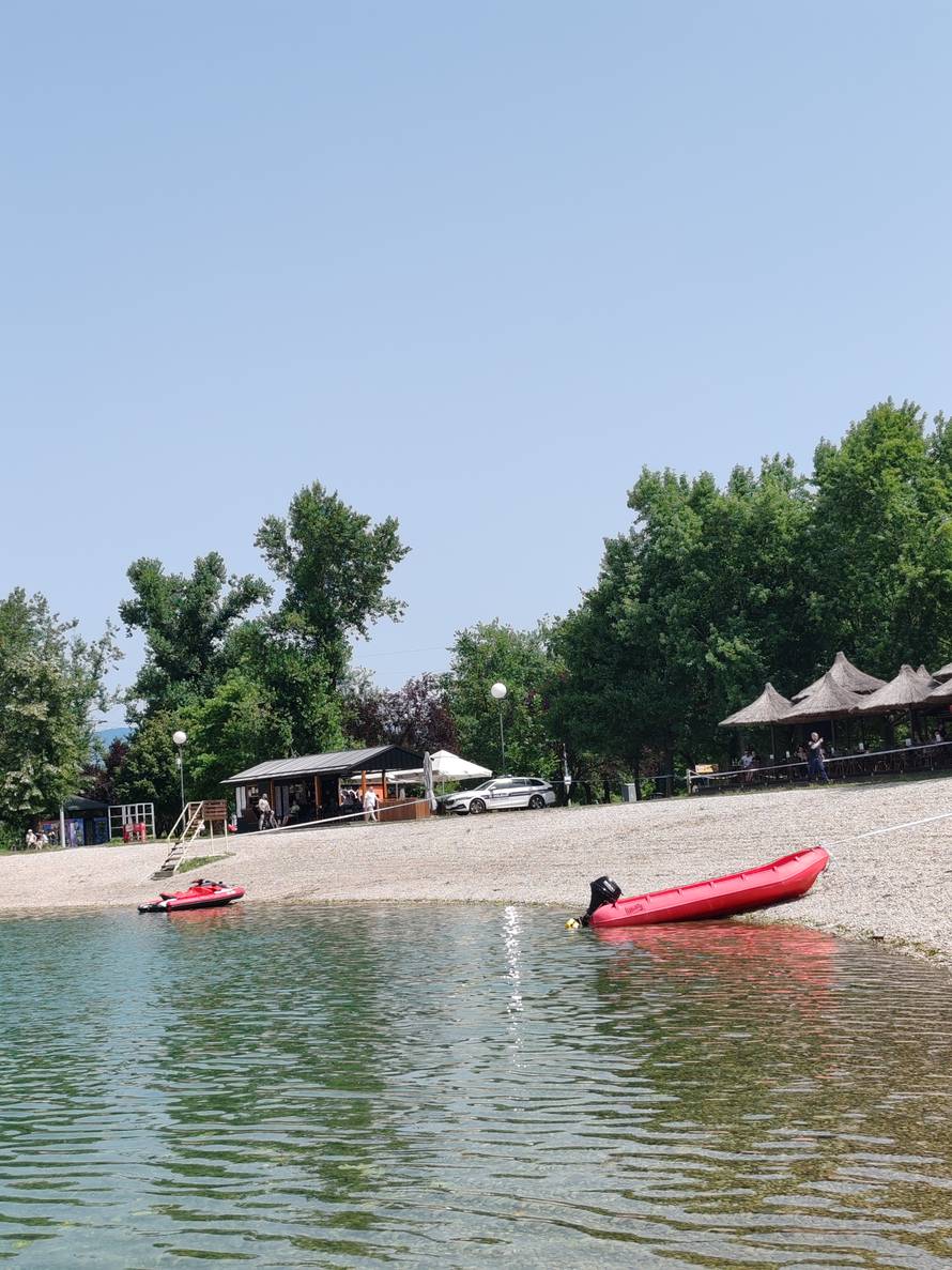 Drama na Jarunu: Vatrogasci i ronioci izvukli tijelo iz jezera