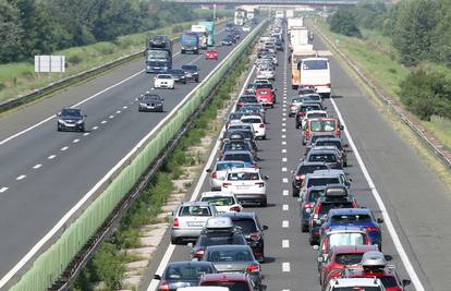 Na većini cesta promet teče bez zastoja, gužva je na A3