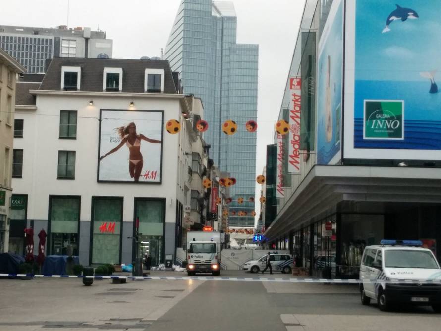 Ušetao je u trgovački centar opasan eksplozivnom prslukom