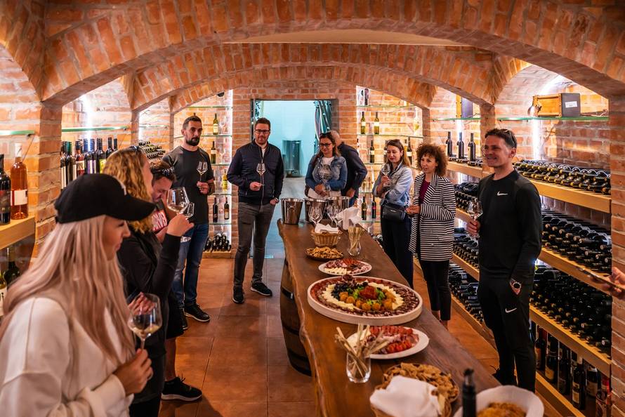Doživljaj više u čaši i na tanjuru: eno-gastro raj Bjelovarsko – bilogorskog kraja