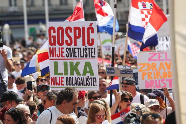 Glavni trg u Zagrebu prepun prosvjednika zbog opasnog otpada u Lici