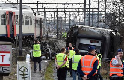 Iskočio vlak iz tračnica, jedan čovjek poginuo, 27 ozlijeđenih