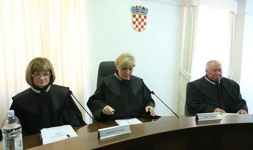 Ustavni sud: Žena može biti muškarac i bez operacije spola