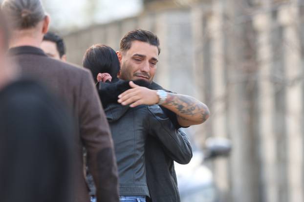 Prijatelji i kolege pružaju podršku Darku Laziću i njegovoj obitelji nakon smrti njegovog brata, Dragana