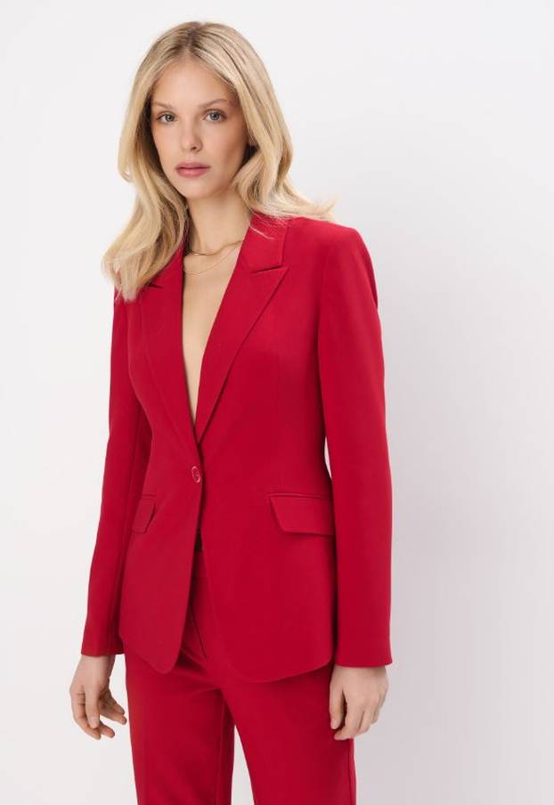 U modi su lagani sakoi i prsluci: Izabrali smo 20 najboljih