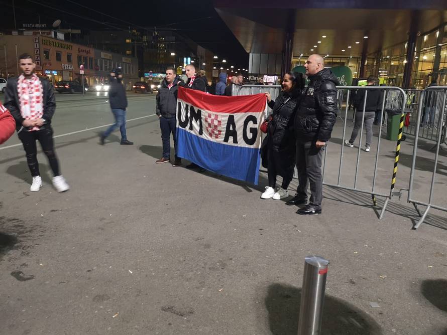 Hrvatski navijači okupirali su Graz na oproštaju, Srba nigdje