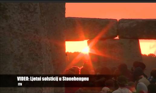 Nadrealno svitanje: Prvi dan ljeta dočekali na Stonehengeu