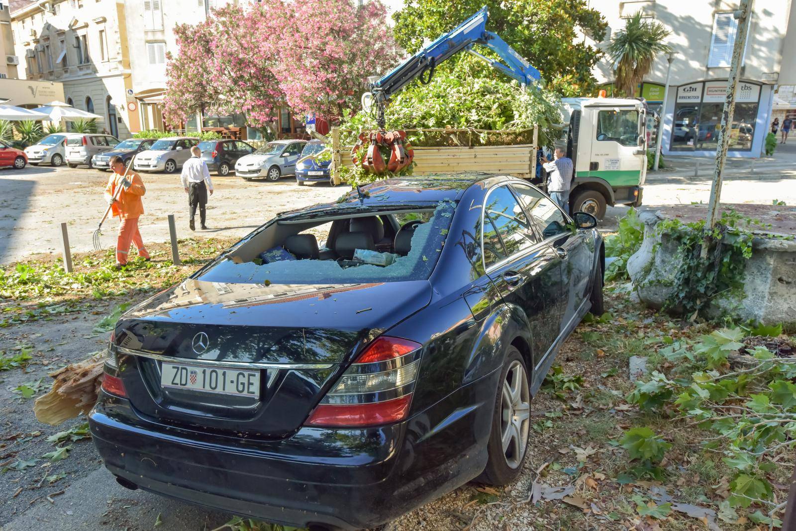 Zadar nakon olujnog nevremena: SruÅ¡ena stabla, uniÅ¡tene kuÃ¦ice u novom kampu