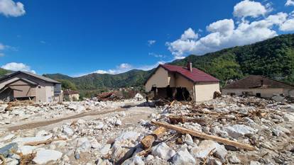 FOTO Pogledajte apokaliptične prizore iz Jablanice, sve pliva