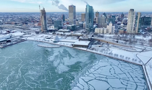 Pogledajte snimke iz zraka: Cijeli Milwaukee okovan ledom