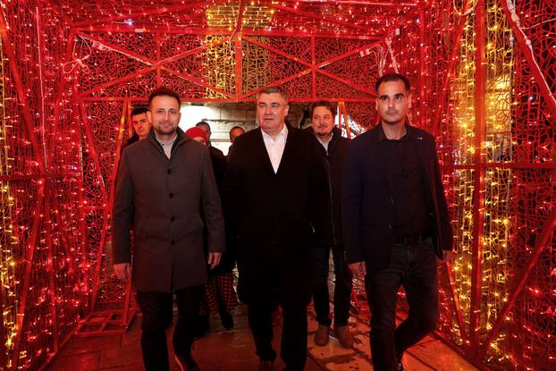 Trogir: Predsjednik Zoran Milanović posjetio advent i družio se s građanima