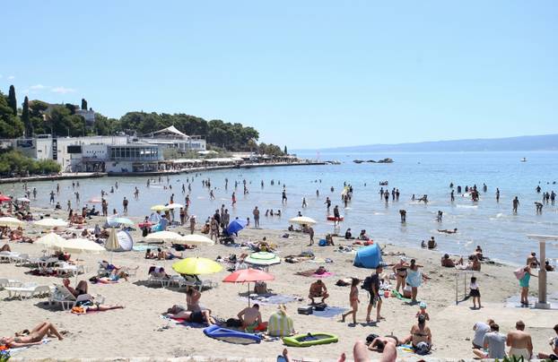 Split: Bačvice ponovno pune kupača nakon osvježenja za vikend