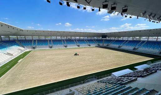 FOTO Posijana trava na Opus Areni, novom stadionu Osijeka