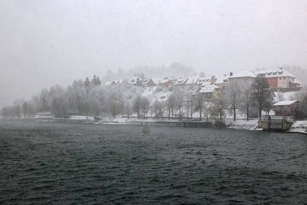 Zbog snijega otežan promet u Gorskom kotaru