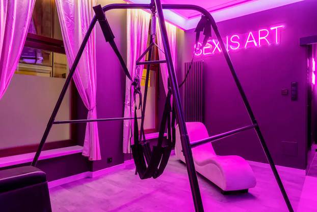 FOTO BDSM stan u Poljskoj je za ljubitelje grube akcije pravi raj!