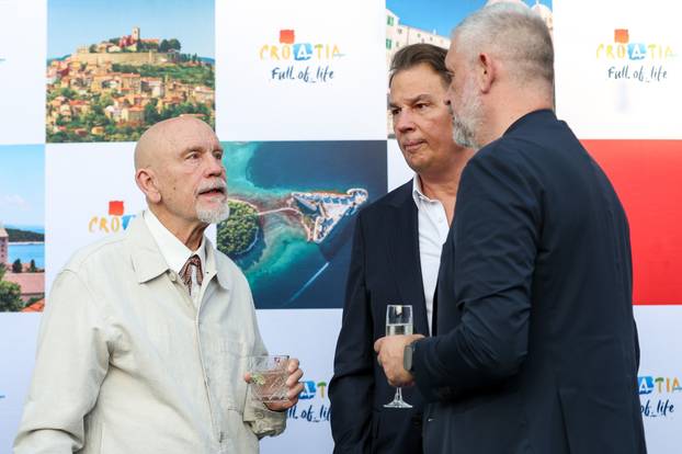 Alexandria: John  Malkovich iznenadio Vatrene u hotelu Aka