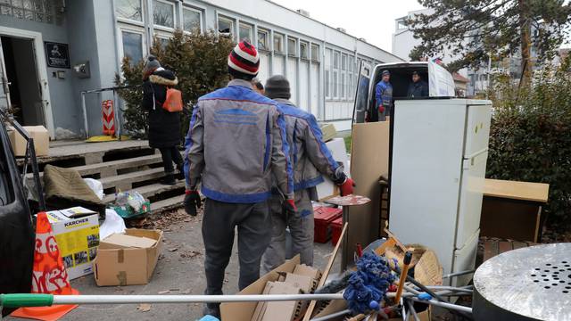 Zagreb: Deložacija Enimarka Ponjevića iz gradskog objekta na Vrbiku