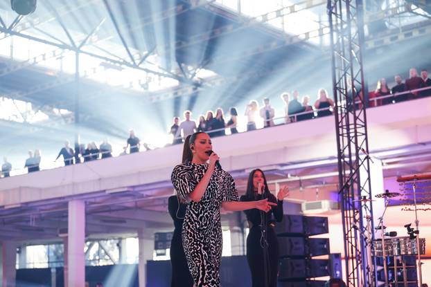 Zagreb: Popodnevni doček uz Aleksandru Prijović