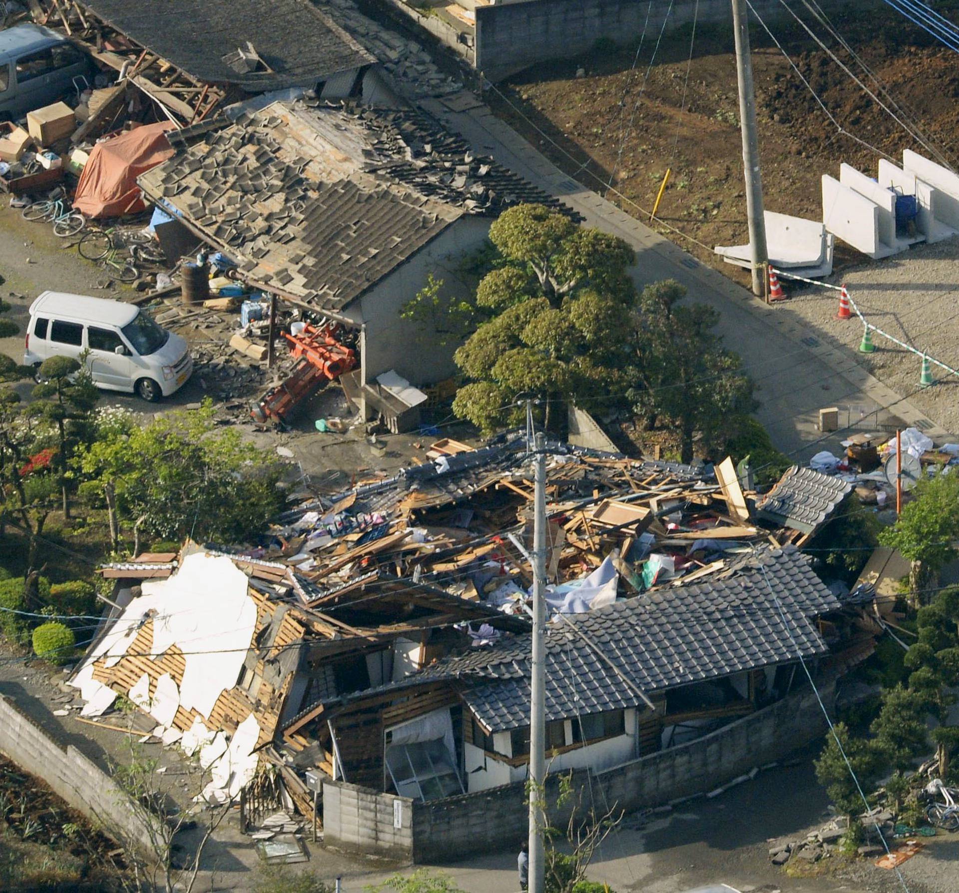 Niz potresa u Japanu: 9 ljudi poginulo, stotine ozlijeđenih