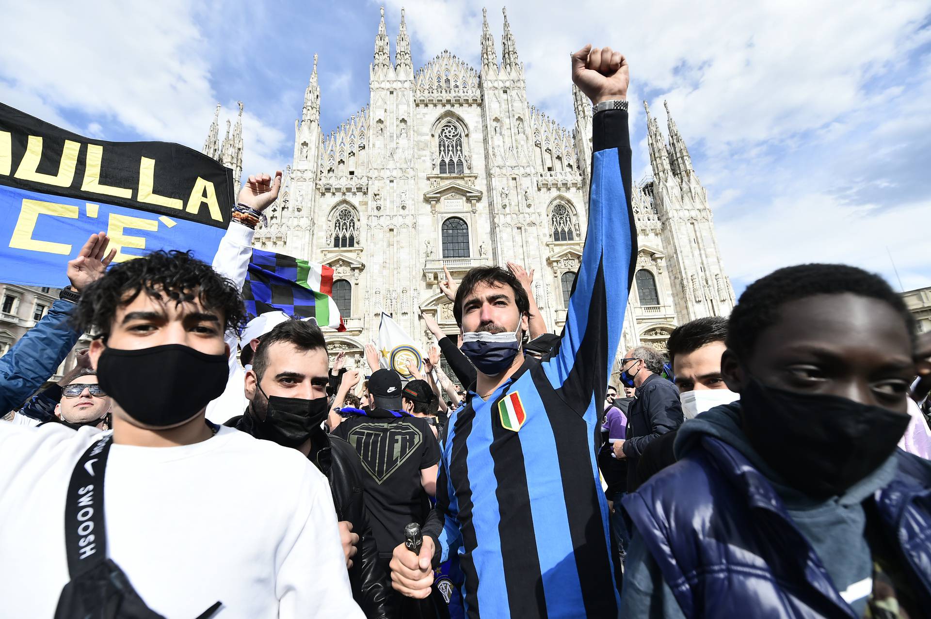 Serie A - Inter Milan fans celebrate winning Serie A