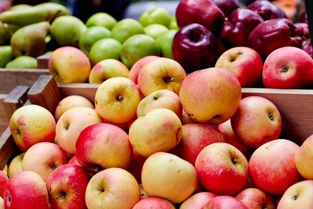 Apples,At,The,Farmers,Market