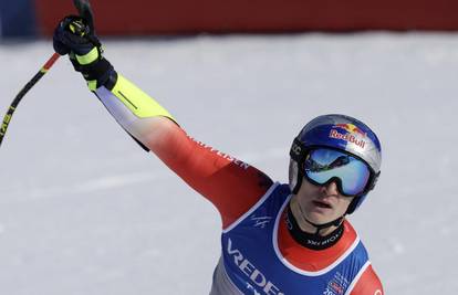 Čudesni Odermatt nadmašio samog sebe. Uništio je rivale i osvojio treće zlato na SP-ima