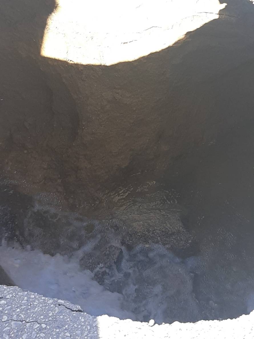 Video: Propao je dio ulice u Maksimiru, policija sve ogradila