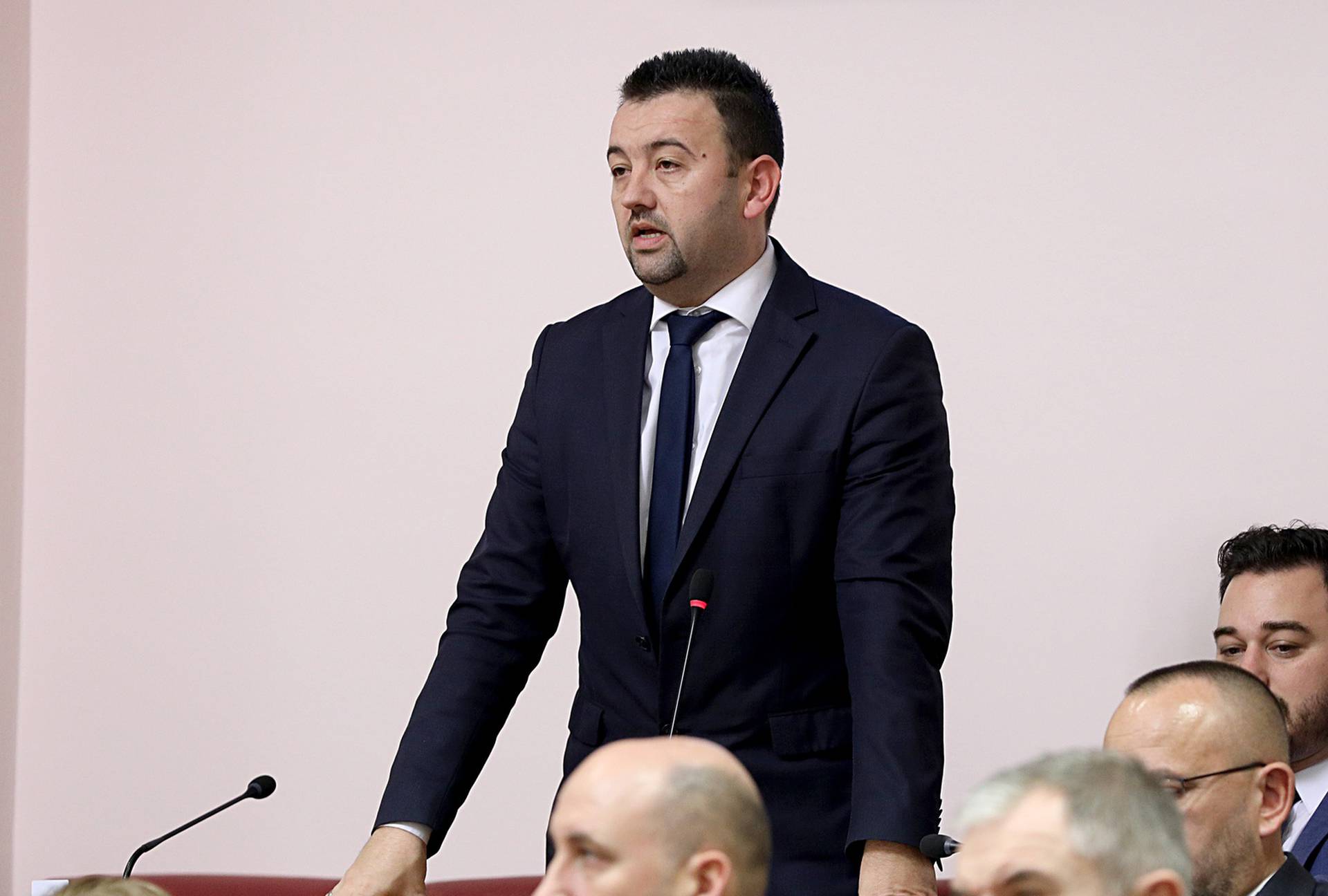 Zagreb: Izglasano povjerenje novim ministrima Branku Bačiću i Šimi Erliću