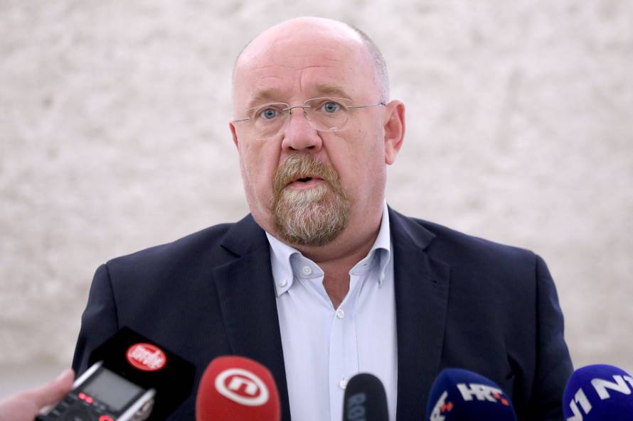 Zagreb: Davor Dretar o upisima u vrtiće i skandalu na Svetom duhu