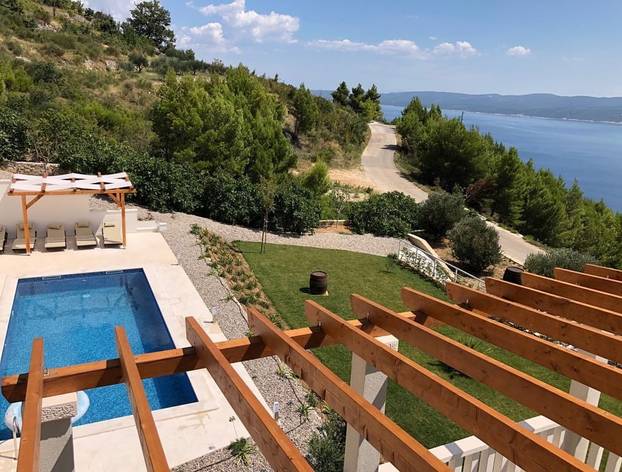 FOTO Ovo je Budimirova vila Pokora: Na ilegalnom katu su biljar i terasa, bazen će rušiti...