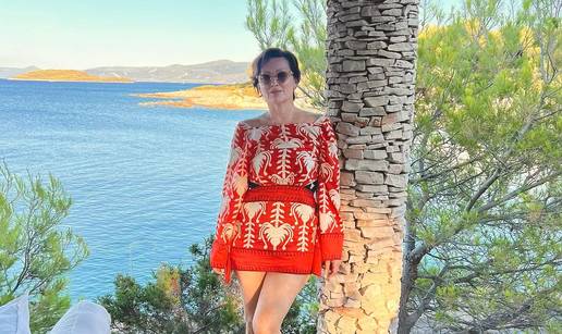 Nina Badri&cacute; oti&scaron;la na odmor na Hvar: 'Usavr&scaron;avam ljen&ccaron;arenje'
