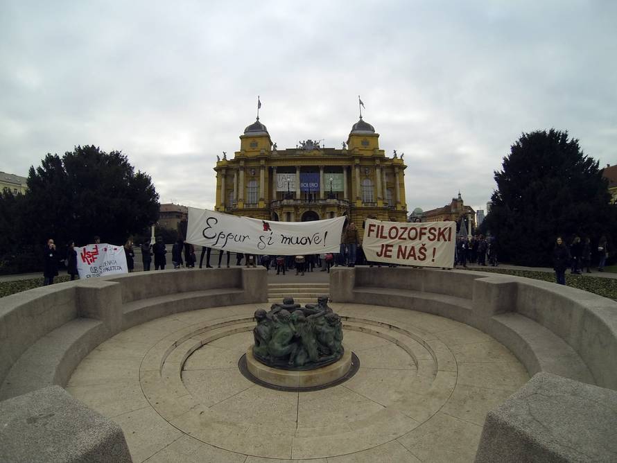 Interventna pred Sveučilištem, studentima branili ući u zgradu