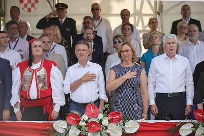 FOTO Sinjska alka okupila je poznata lica: Stigli Milanović i supruga Sanja, Jandroković...