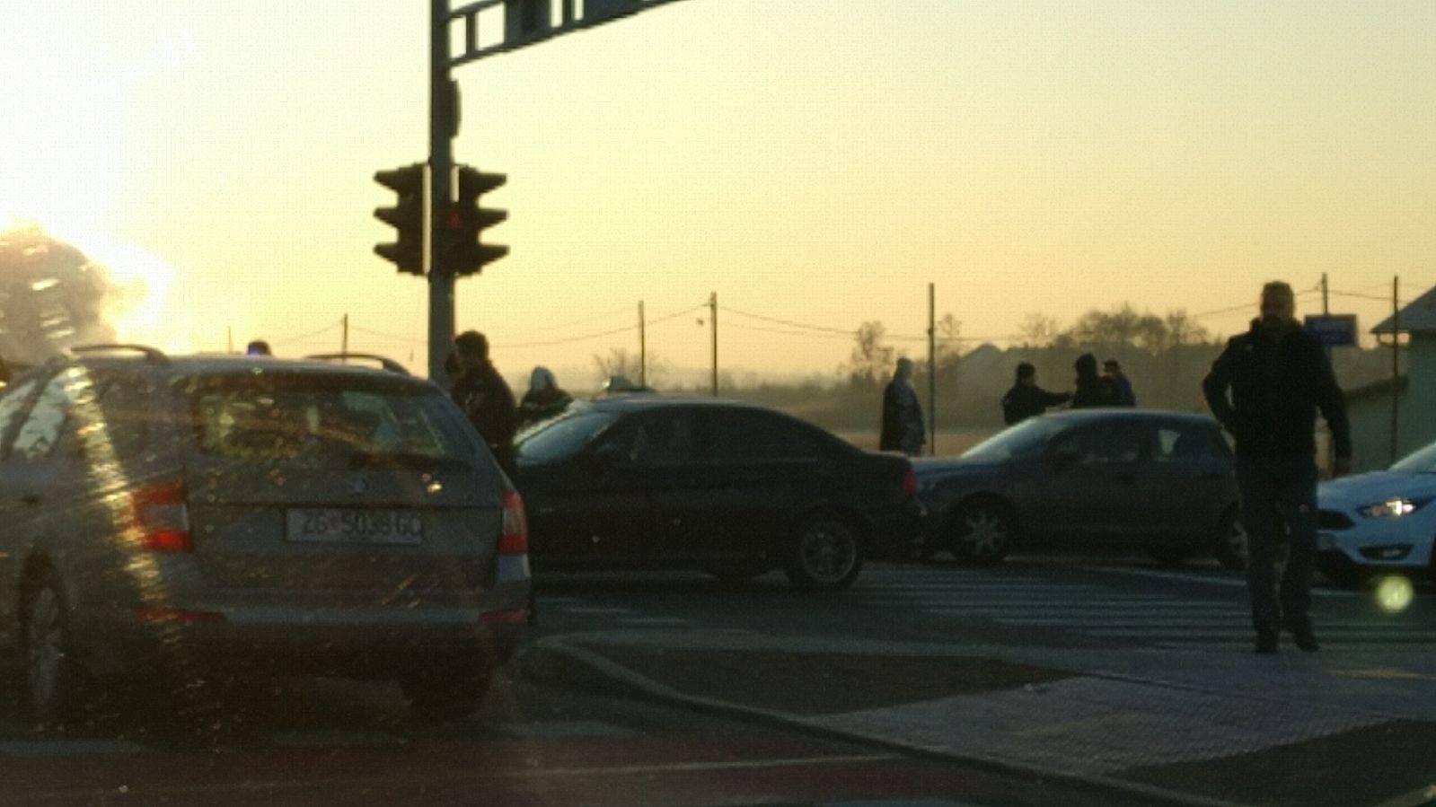 Sudar u Velikoj Gorici: Jedan auto planuo, dvoje ozlijeđenih