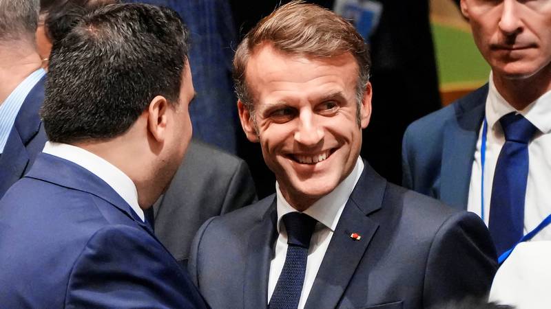 VIDEO Policija zaustavila Macrona. Ostao zarobljen u New Yorku zbog Trumpa