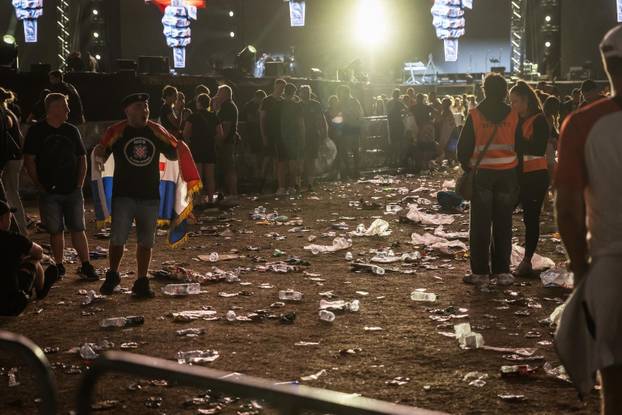 Sinjski Hipodrom nakon završetka koncerta Marka Perkovića Thompsona