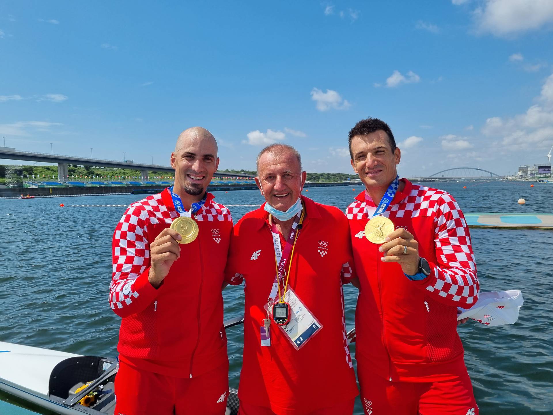 Tko je tvorac zlatnih Sinkovića? Sam im pere čamce, zbog Igara mu je i zdravlje bilo narušeno