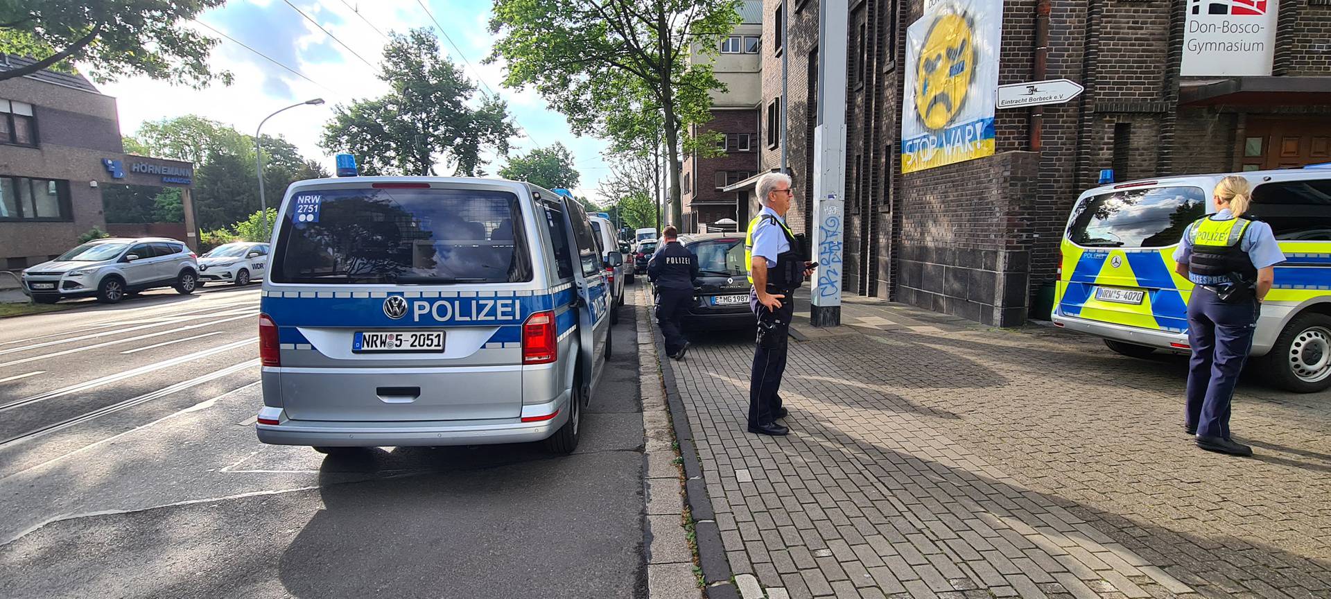 Police action at two schools in Essen