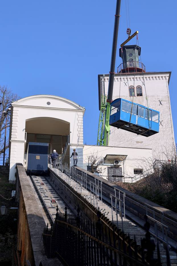 Zagreb: "Leteća" kabina Uspinjače pobudila pozornost prolaznika