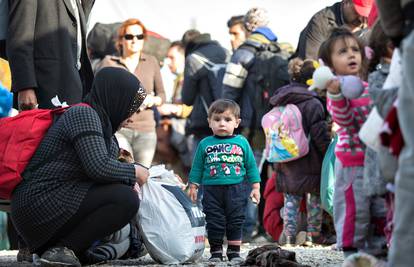 Slovenija očekuje rekordnih 15.000 izbjeglica u 24 sata 