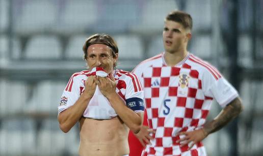 MODRI&Cacute; NA RUBU SUZA 'Prvi put u 20 godina reprezentacije me sram! Ovo je nedopustivo'