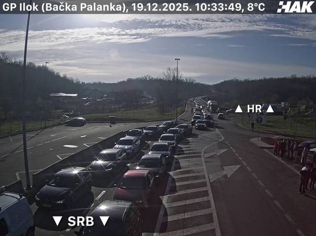 FOTO Pogledajte kaos na našim cestama! Počelo već na granici. Zagužvalo se i na ZG obilaznici!
